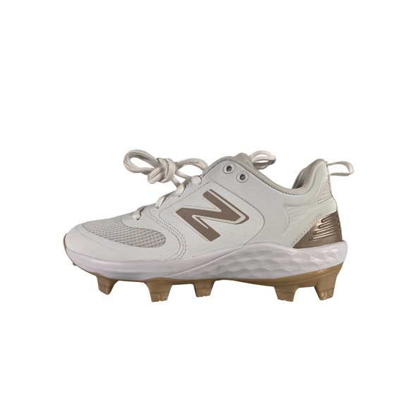 womens cleats size 7